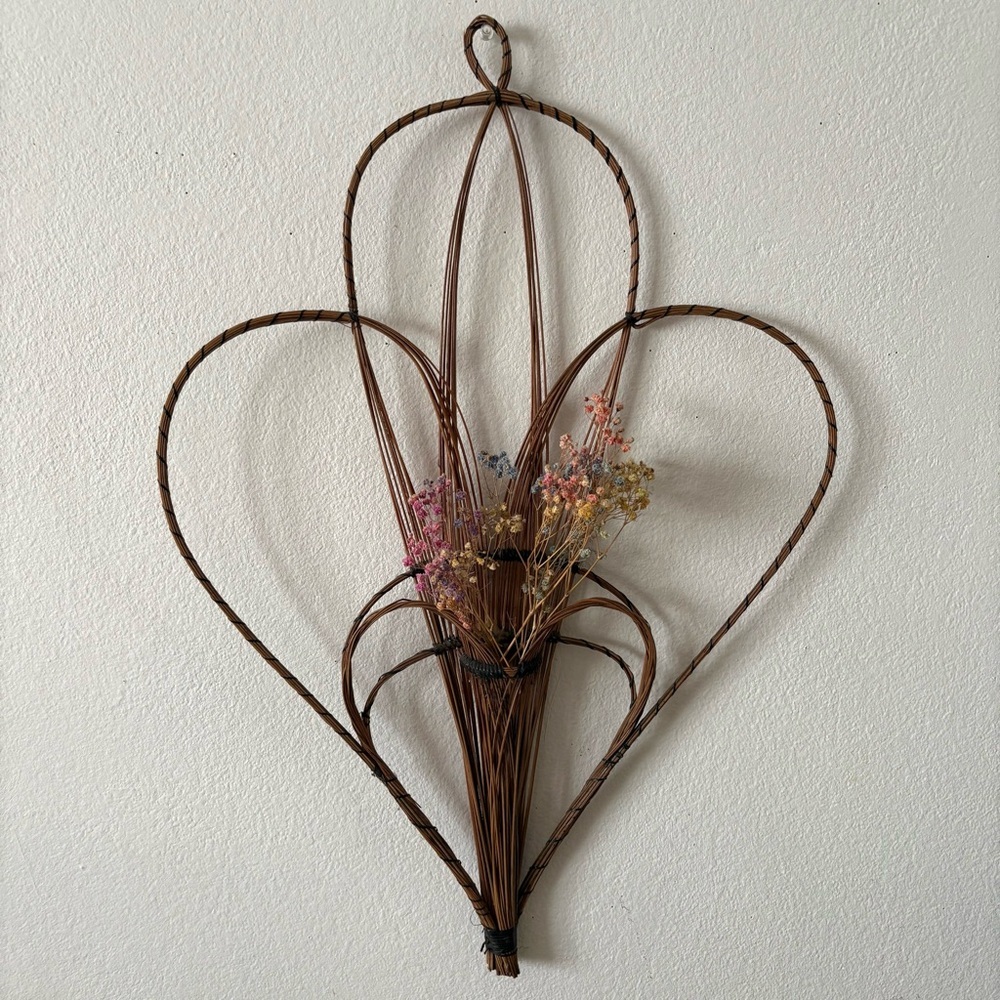 Vintage wicker wall pocket hanging home decor vase sconce boho indie cottage 70s